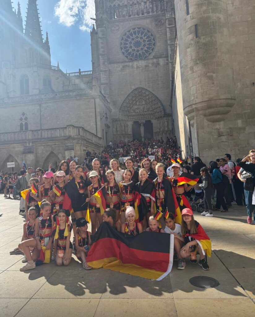 Sofia tanzt bei der Weltmeisterschaft in Spanien