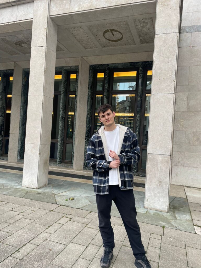 Ex-Schüler nun Referendar